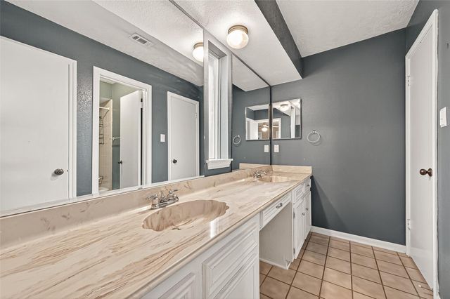 1414 Hitherfield Drive, Sugar Land, TX 77498