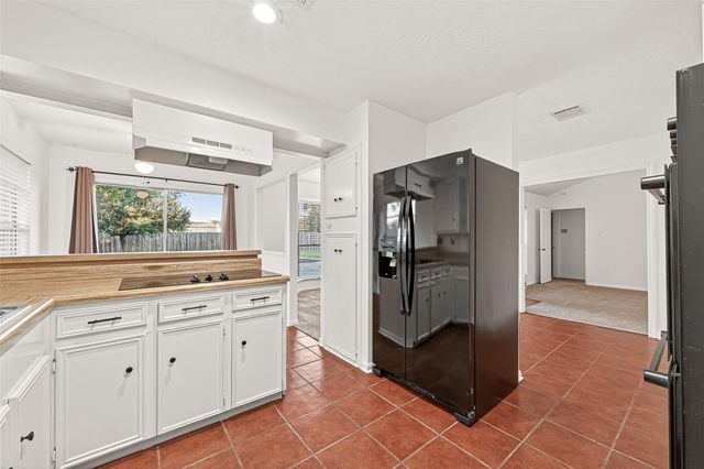 1414 Hitherfield Drive, Sugar Land, TX 77498