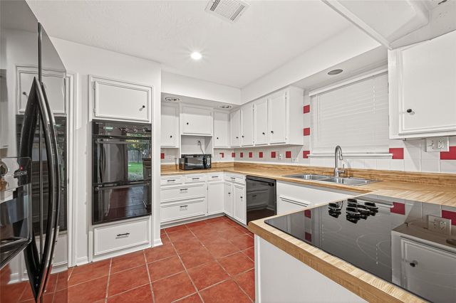 1414 Hitherfield Drive, Sugar Land, TX 77498