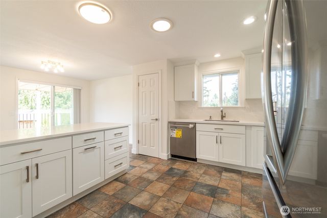 20915 80th Place W, Edmonds, WA 98026
