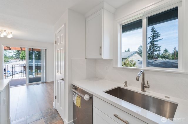 20915 80th Place W, Edmonds, WA 98026