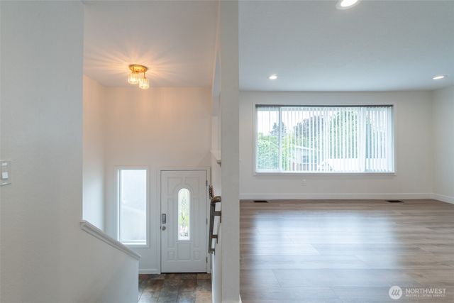 20915 80th Place W, Edmonds, WA 98026