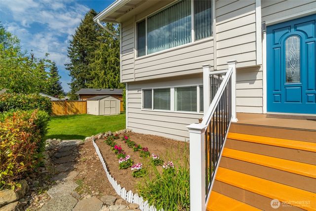20915 80th Place W, Edmonds, WA 98026