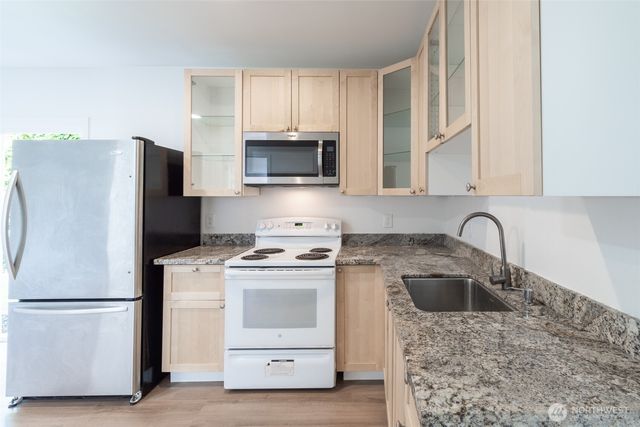 20915 80th Place W, Edmonds, WA 98026