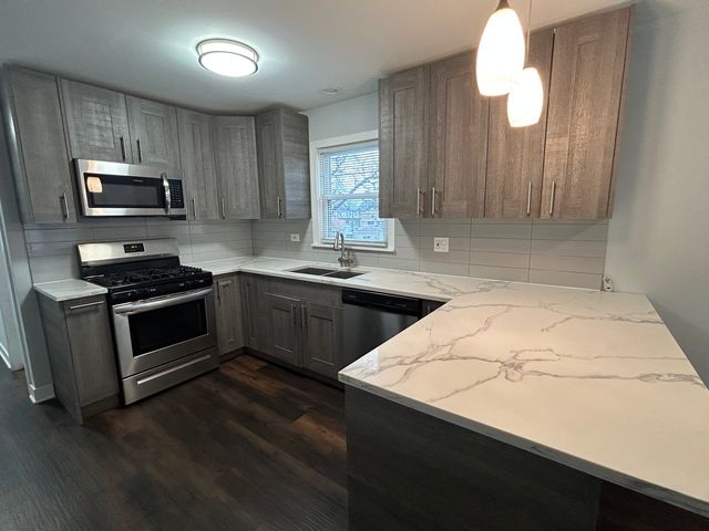 5340 N Central Avenue 2ND, Chicago, IL 60630