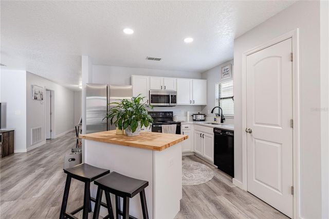 2491 BRACKNELL FOREST TRAIL, Tavares, FL 32778