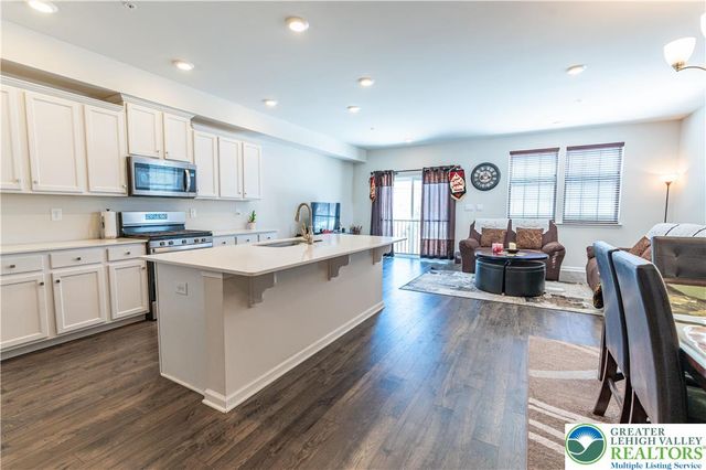 1031 Turnstone Drive, Upper Macungie Twp, PA 18051