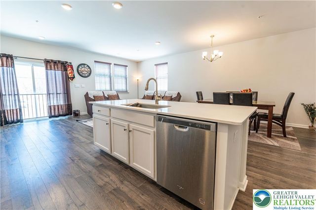 1031 Turnstone Drive, Upper Macungie Twp, PA 18051