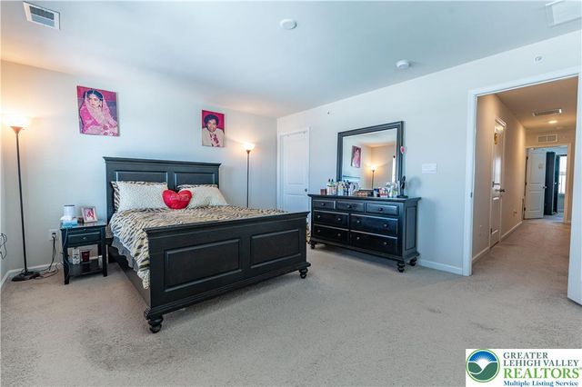 1031 Turnstone Drive, Upper Macungie Twp, PA 18051