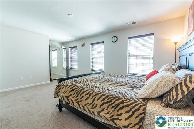 1031 Turnstone Drive, Upper Macungie Twp, PA 18051