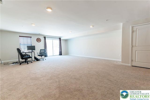 1031 Turnstone Drive, Upper Macungie Twp, PA 18051