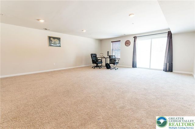 1031 Turnstone Drive, Upper Macungie Twp, PA 18051