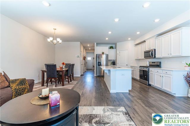 1031 Turnstone Drive, Upper Macungie Twp, PA 18051