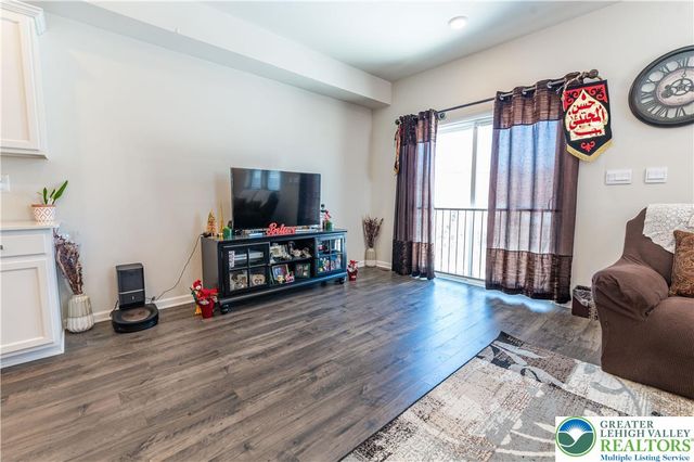 1031 Turnstone Drive, Upper Macungie Twp, PA 18051