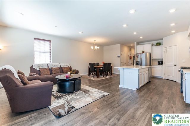 1031 Turnstone Drive, Upper Macungie Twp, PA 18051