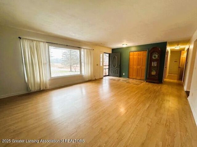 4765 Barton Road, Williamston, MI 48895