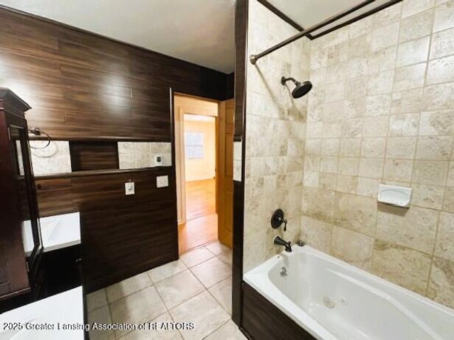 4765 Barton Road, Williamston, MI 48895