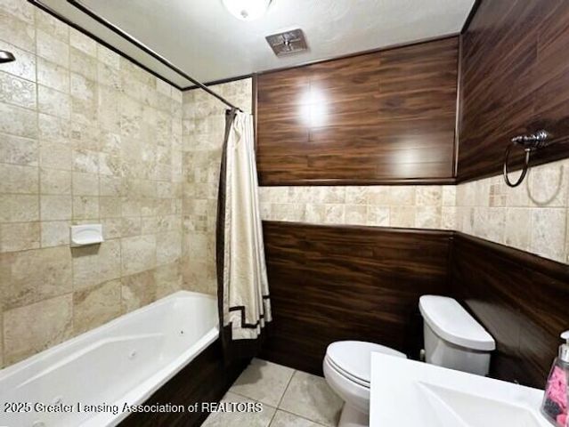 4765 Barton Road, Williamston, MI 48895