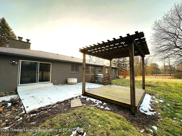 4765 Barton Road, Williamston, MI 48895