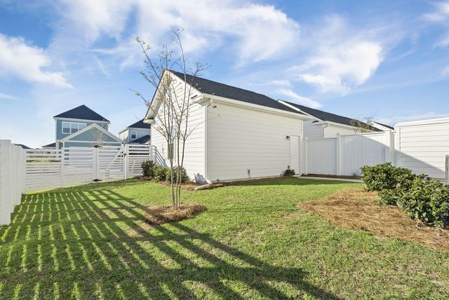 627 Southview Lane, Summerville, SC 29486