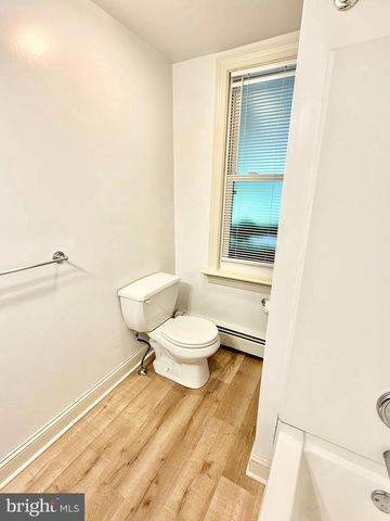 26 N MAIN ST, Spring City, PA 19475