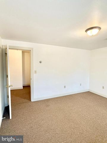 26 N MAIN ST, Spring City, PA 19475