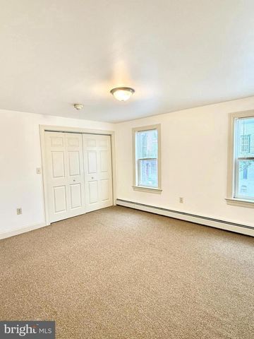 26 N MAIN ST, Spring City, PA 19475