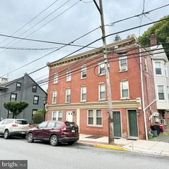 26 N MAIN ST, Spring City, PA 19475