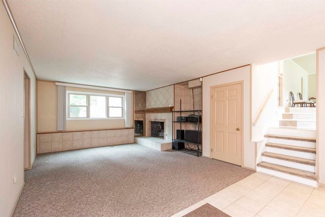 16830 Londonberry Lane, South Bend, IN 46635