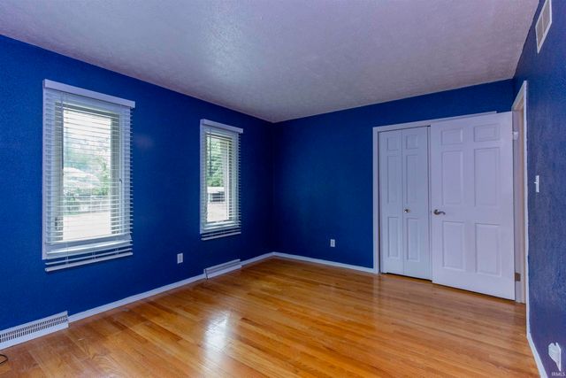 16830 Londonberry Lane, South Bend, IN 46635