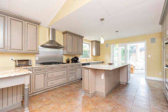 16830 Londonberry Lane, South Bend, IN 46635