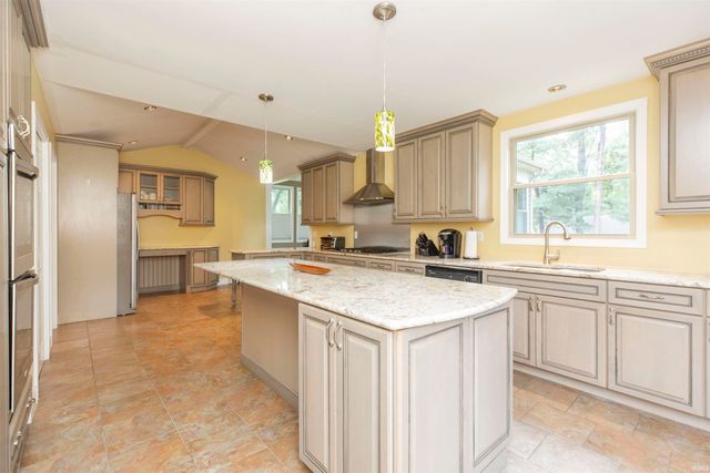 16830 Londonberry Lane, South Bend, IN 46635