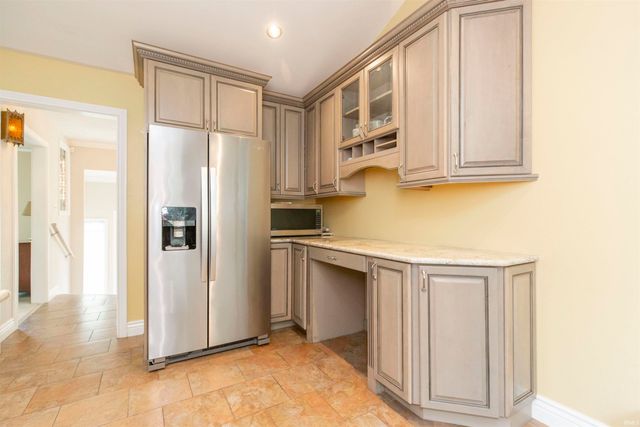 16830 Londonberry Lane, South Bend, IN 46635