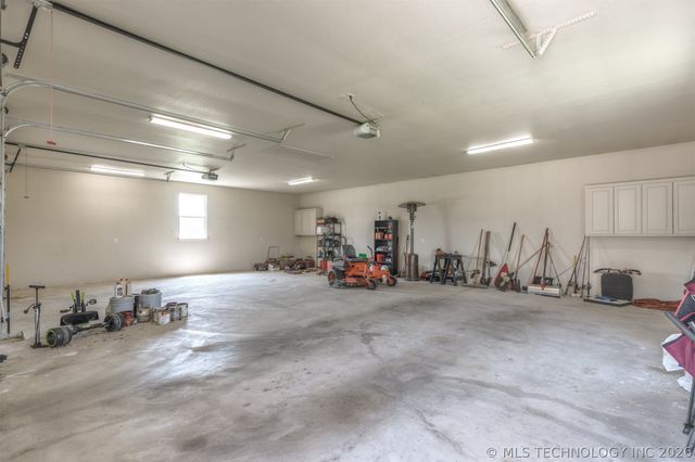 26915 E 135th Street S, Coweta, OK 74429