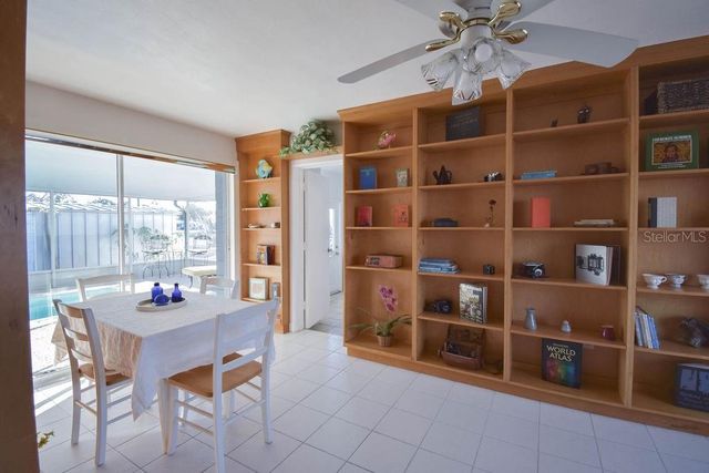 5952 52ND AVENUE N, Kenneth City, FL 33709