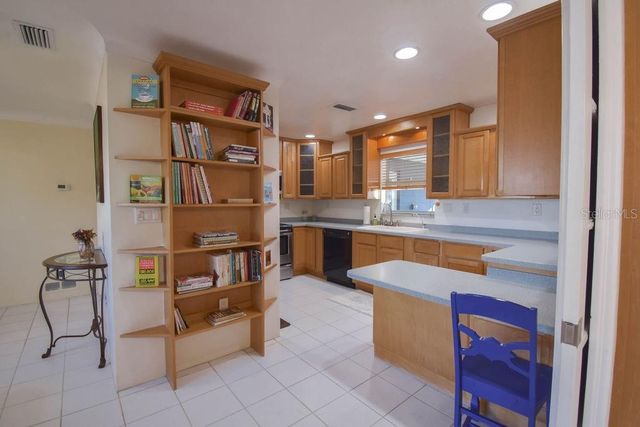 5952 52ND AVENUE N, Kenneth City, FL 33709