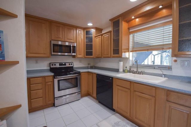 5952 52ND AVENUE N, Kenneth City, FL 33709