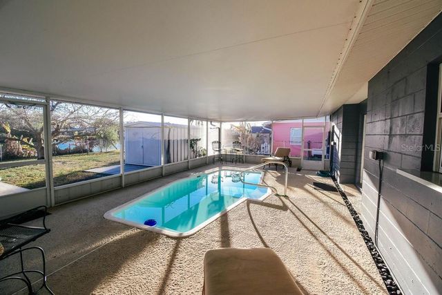 5952 52ND AVENUE N, Kenneth City, FL 33709