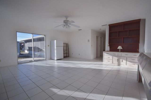 5952 52ND AVENUE N, Kenneth City, FL 33709