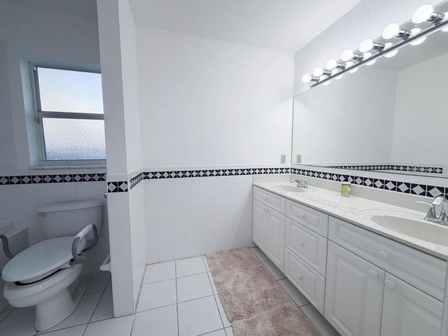 5952 52ND AVENUE N, Kenneth City, FL 33709