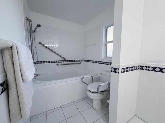 5952 52ND AVENUE N, Kenneth City, FL 33709