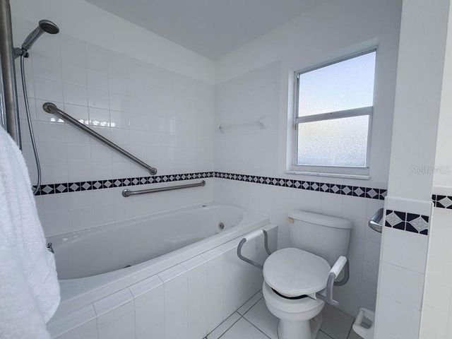 5952 52ND AVENUE N, Kenneth City, FL 33709