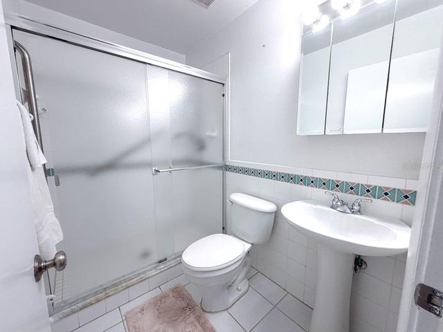 5952 52ND AVENUE N, Kenneth City, FL 33709