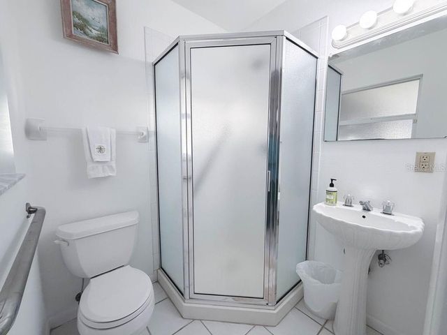 5952 52ND AVENUE N, Kenneth City, FL 33709