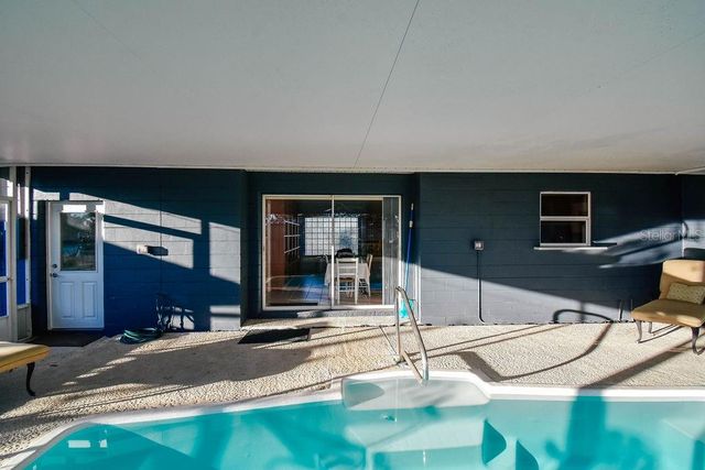 5952 52ND AVENUE N, Kenneth City, FL 33709