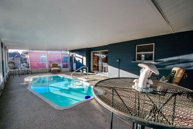 5952 52ND AVENUE N, Kenneth City, FL 33709