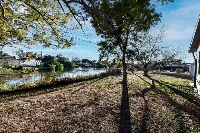 5952 52ND AVENUE N, Kenneth City, FL 33709