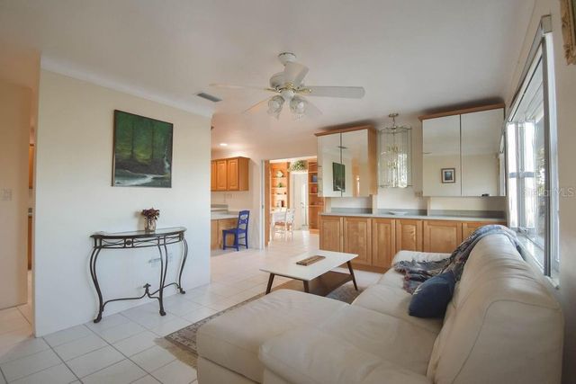 5952 52ND AVENUE N, Kenneth City, FL 33709