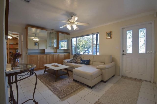 5952 52ND AVENUE N, Kenneth City, FL 33709