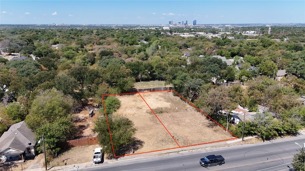 1614 Miller Avenue, Fort Worth, TX 76105